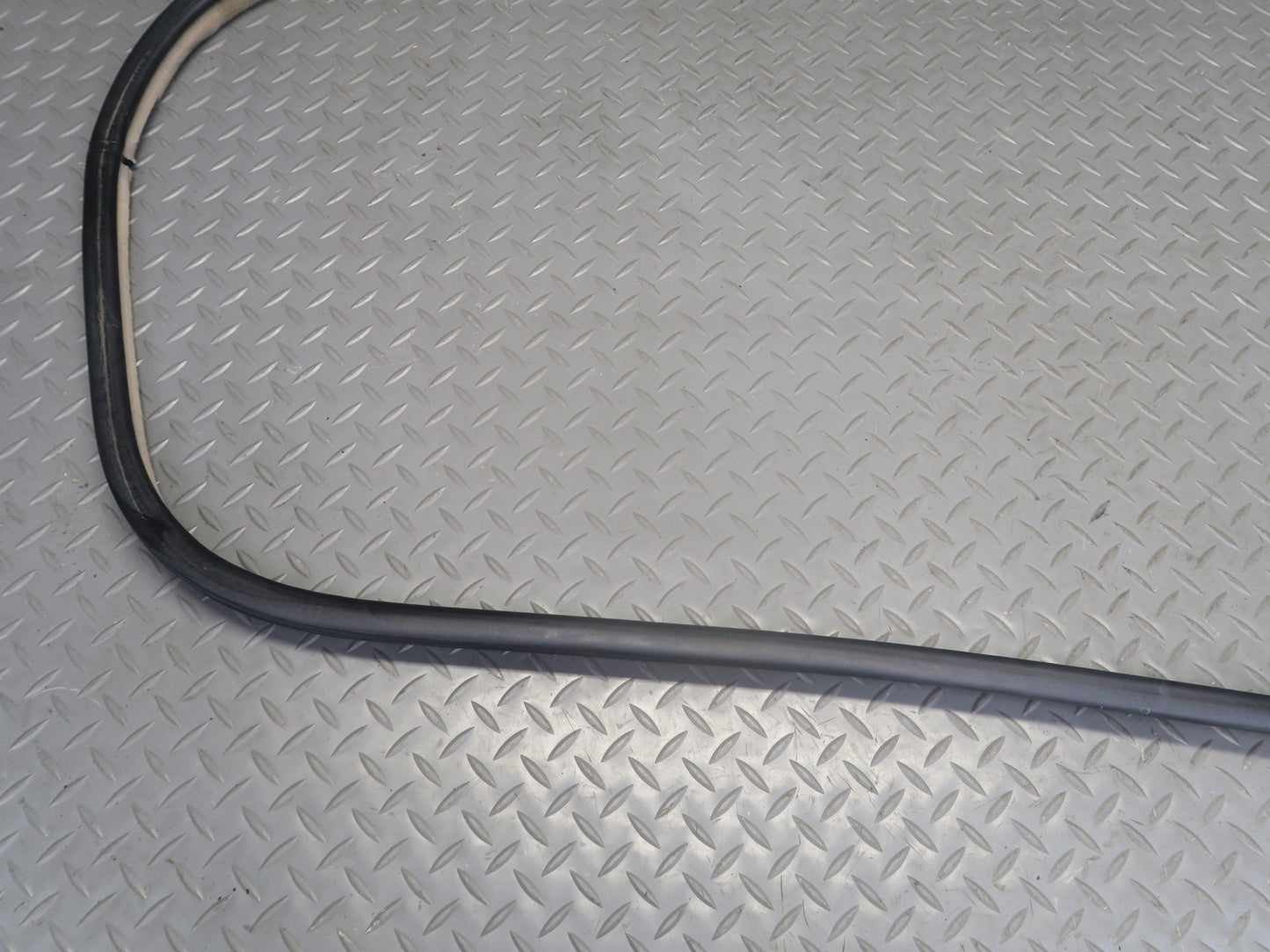 2003-2009 Lexus UZJ120L GX470 Rear Right Door Weatherstrip Rubber Seal Gasket