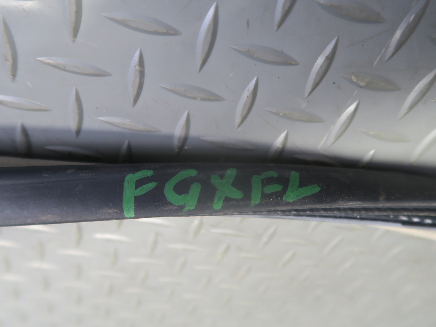 2003-2009 Lexus UZJ120L GX470 Front Left Door Weatherstrip Rubber Seal Gasket
