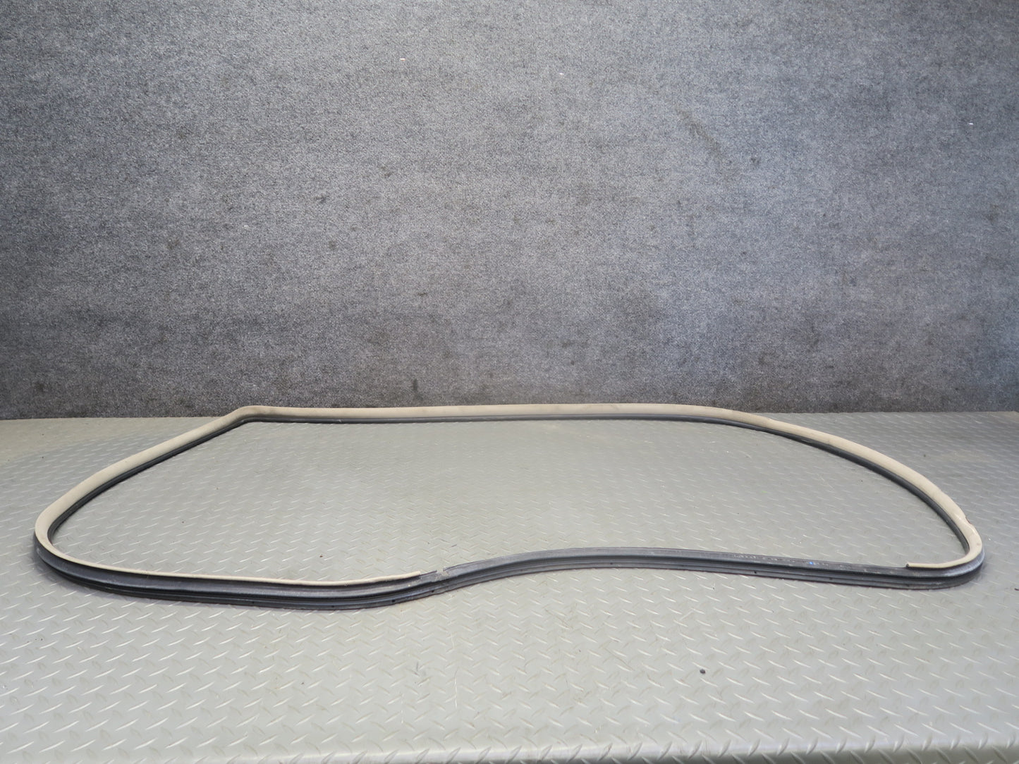 2003-2009 Lexus UZJ120L GX470 Front Left Door Weatherstrip Rubber Seal Gasket