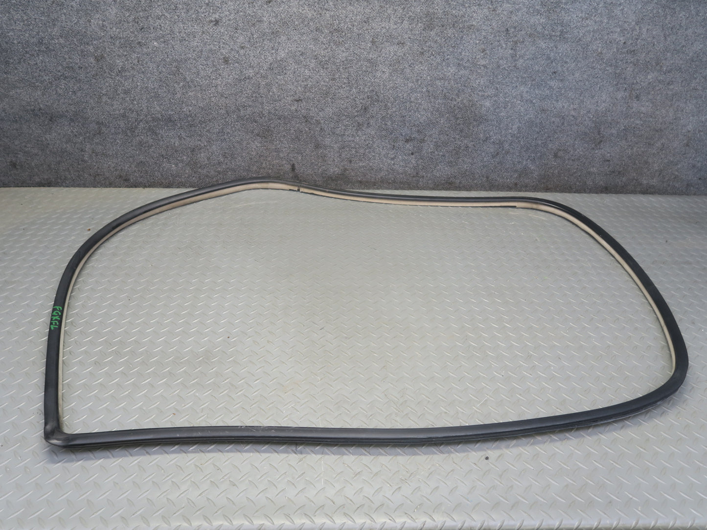 2003-2009 Lexus UZJ120L GX470 Front Left Door Weatherstrip Rubber Seal Gasket