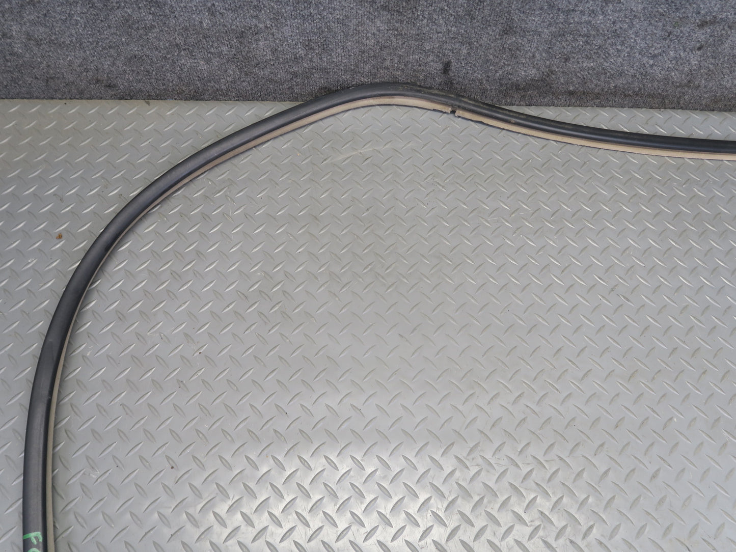 2003-2009 Lexus UZJ120L GX470 Front Left Door Weatherstrip Rubber Seal Gasket