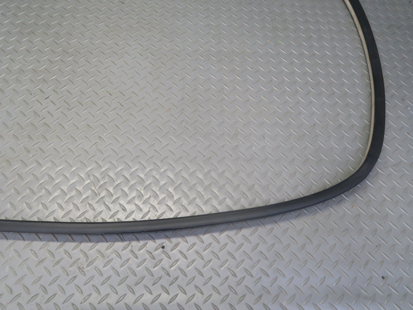 2003-2009 Lexus UZJ120L GX470 Front Left Door Weatherstrip Rubber Seal Gasket