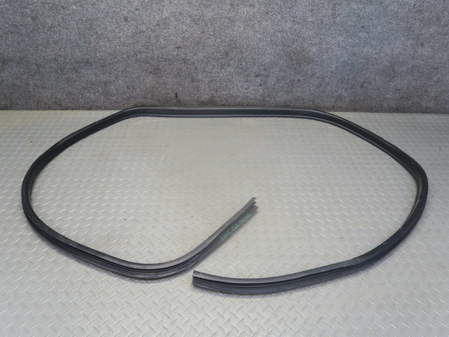 2003-2009 Hummer H2 Rear Right Pass Side Door Weatherstrip Rubber Seal Gasket