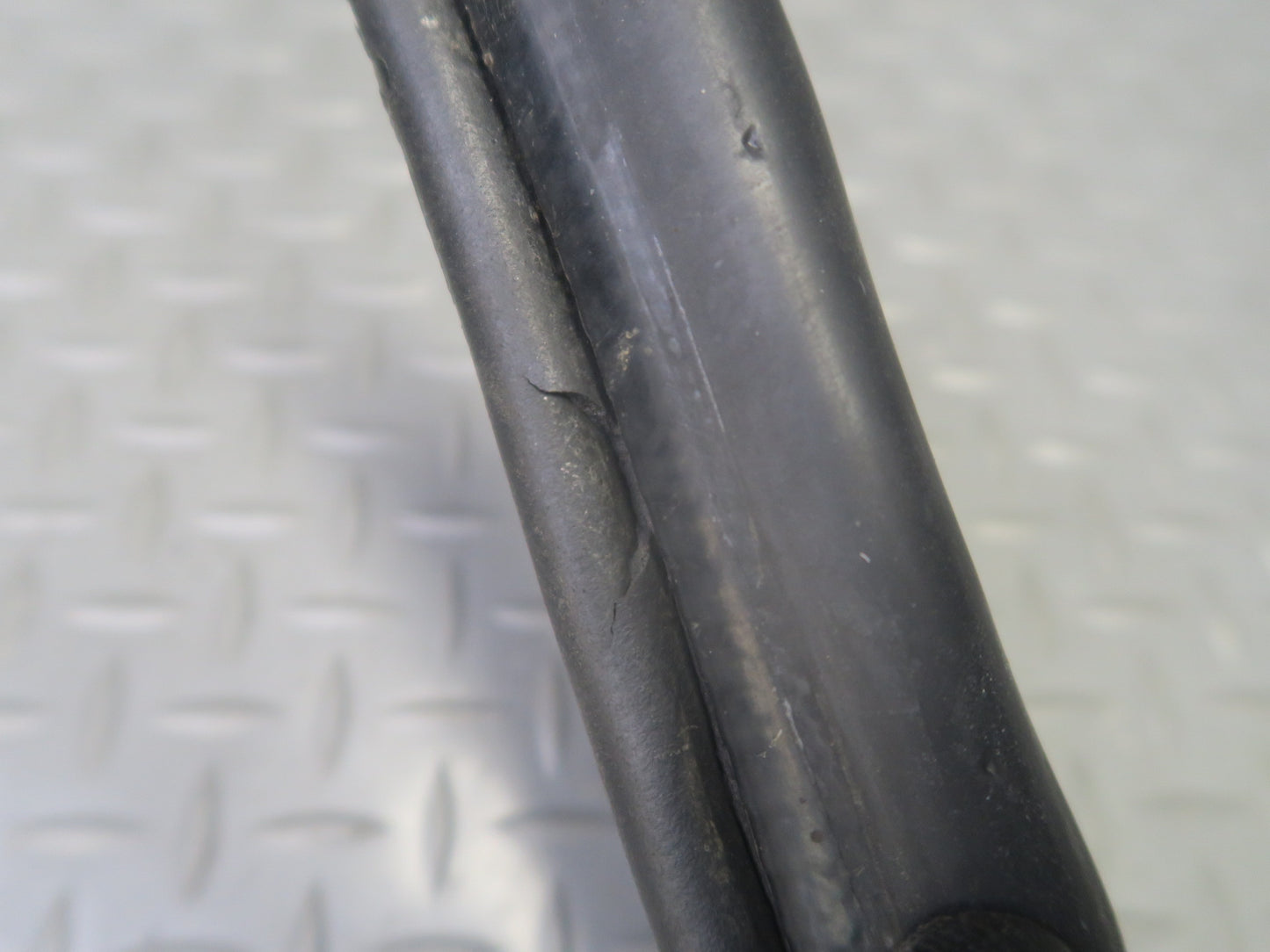 2003-2009 Hummer H2 Rear Right Pass Side Door Weatherstrip Rubber Seal Gasket