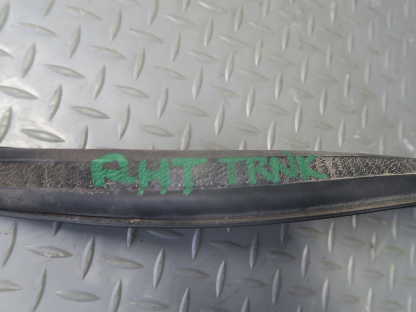 2003-2009 Hummer H2 Rear Trunk Tailgate Lift Gate Weather Strip Rubber Seal
