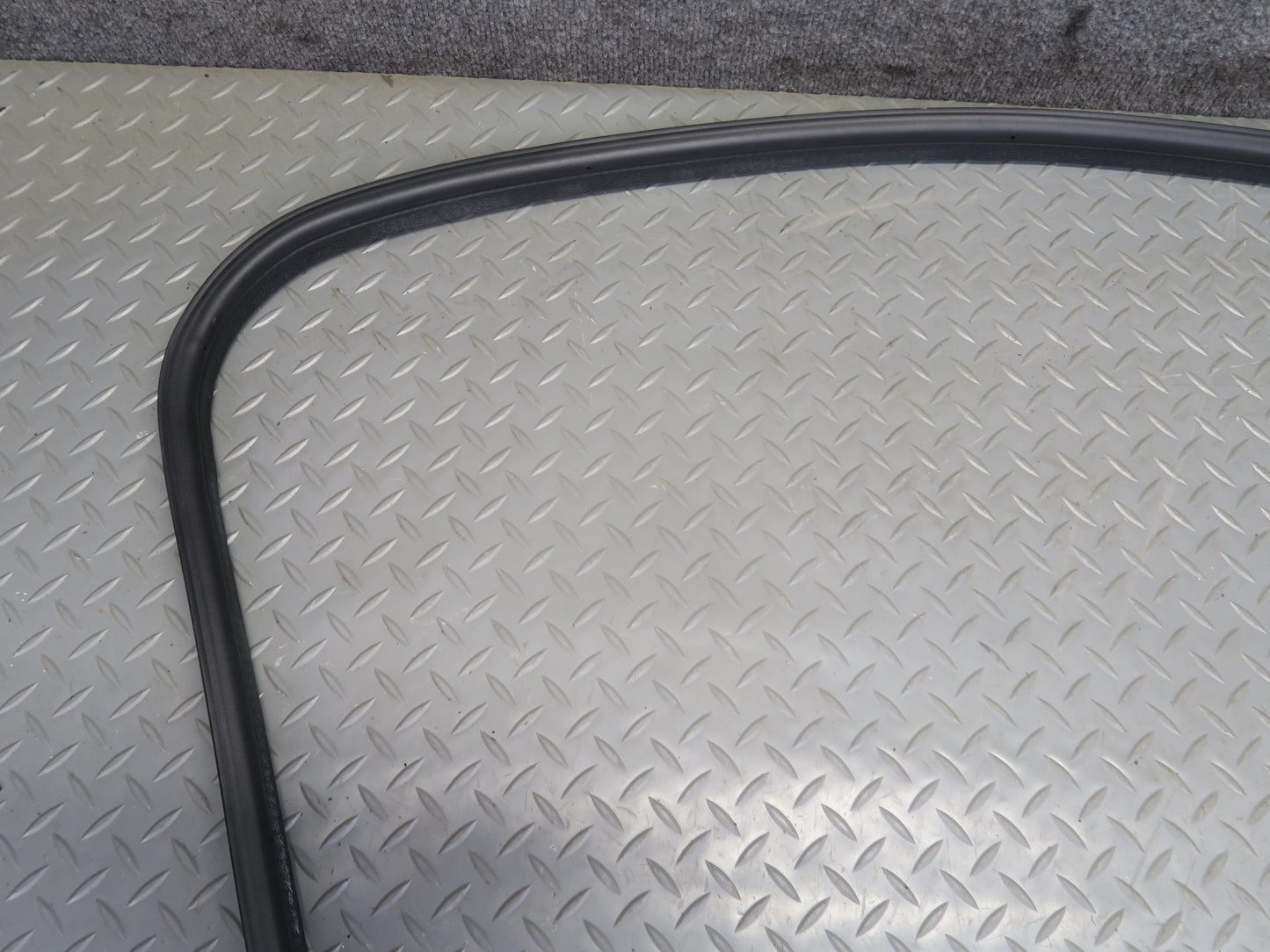 2003-2009 Hummer H2 Rear Trunk Tailgate Lift Gate Weather Strip Rubber Seal