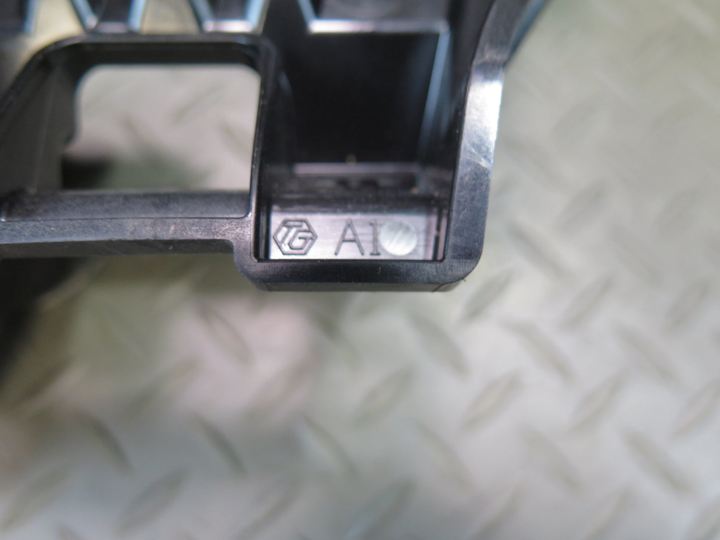15-18 Lexus GSC16L RC350 RC300 Center Console Leather Armrest Lid OEM