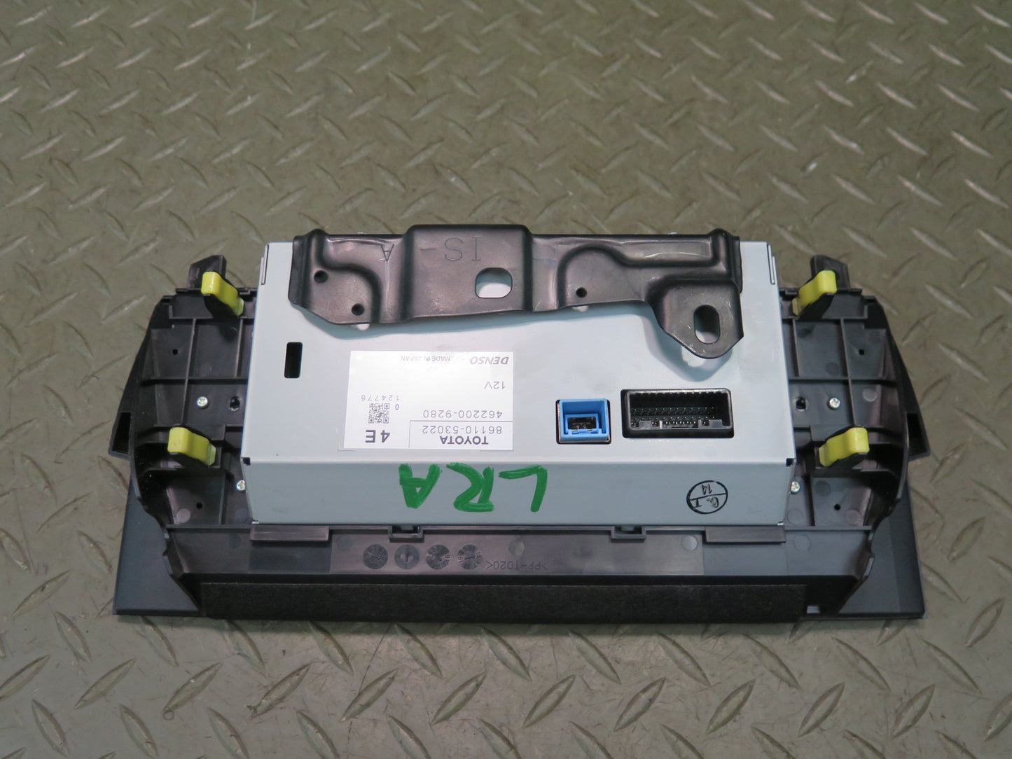 15-17 Lexus GSC16L RC350 RC300 Navigation Display Screen 86110-53022 OEM