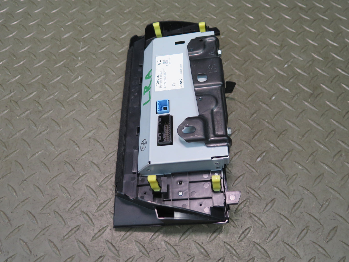 15-17 Lexus GSC16L RC350 RC300 Navigation Display Screen 86110-53022 OEM