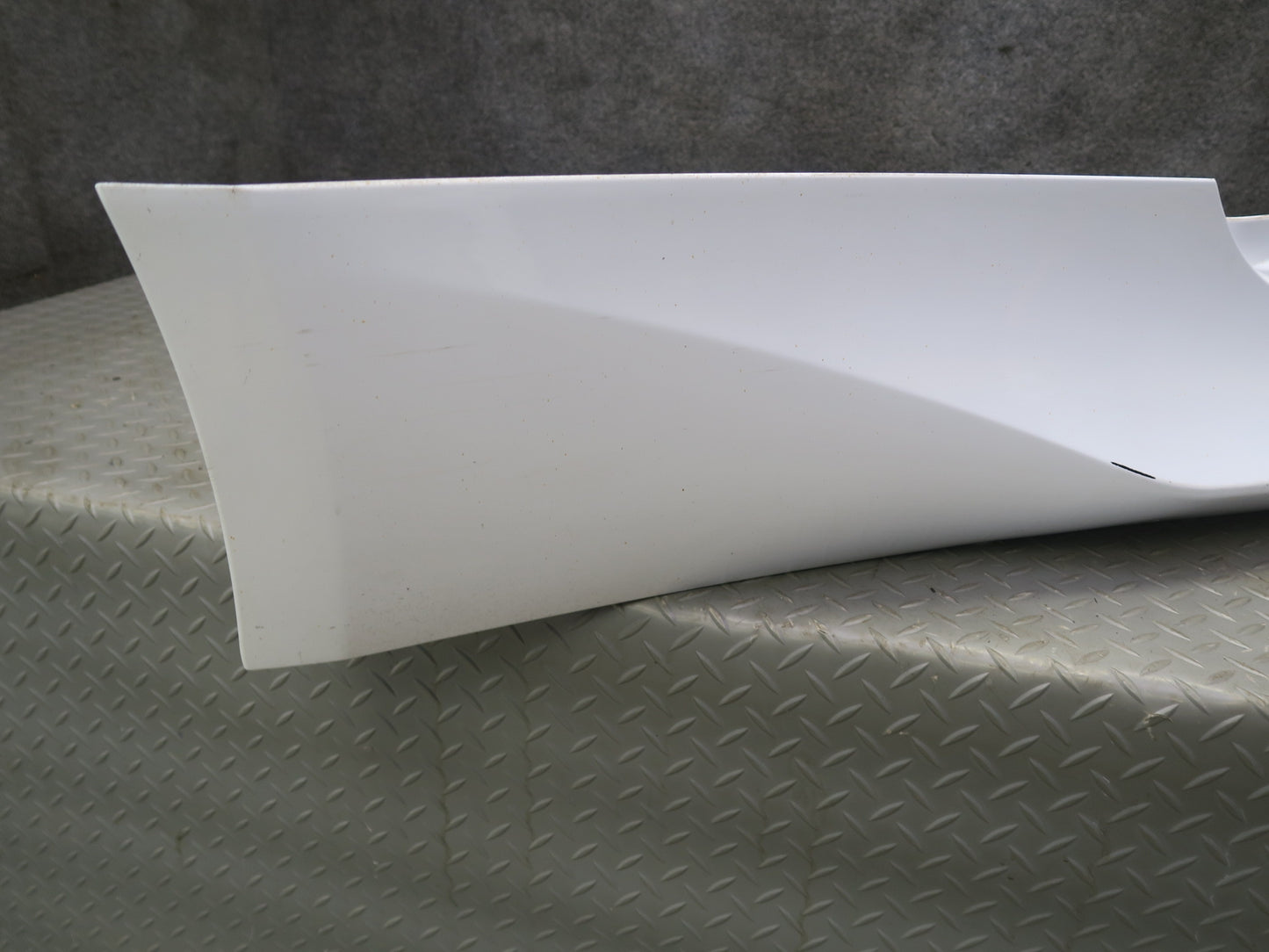 16-25 Lexus GSC16L RC350 RC300 F Sport Right Rocker Panel Side Skirt White OEM