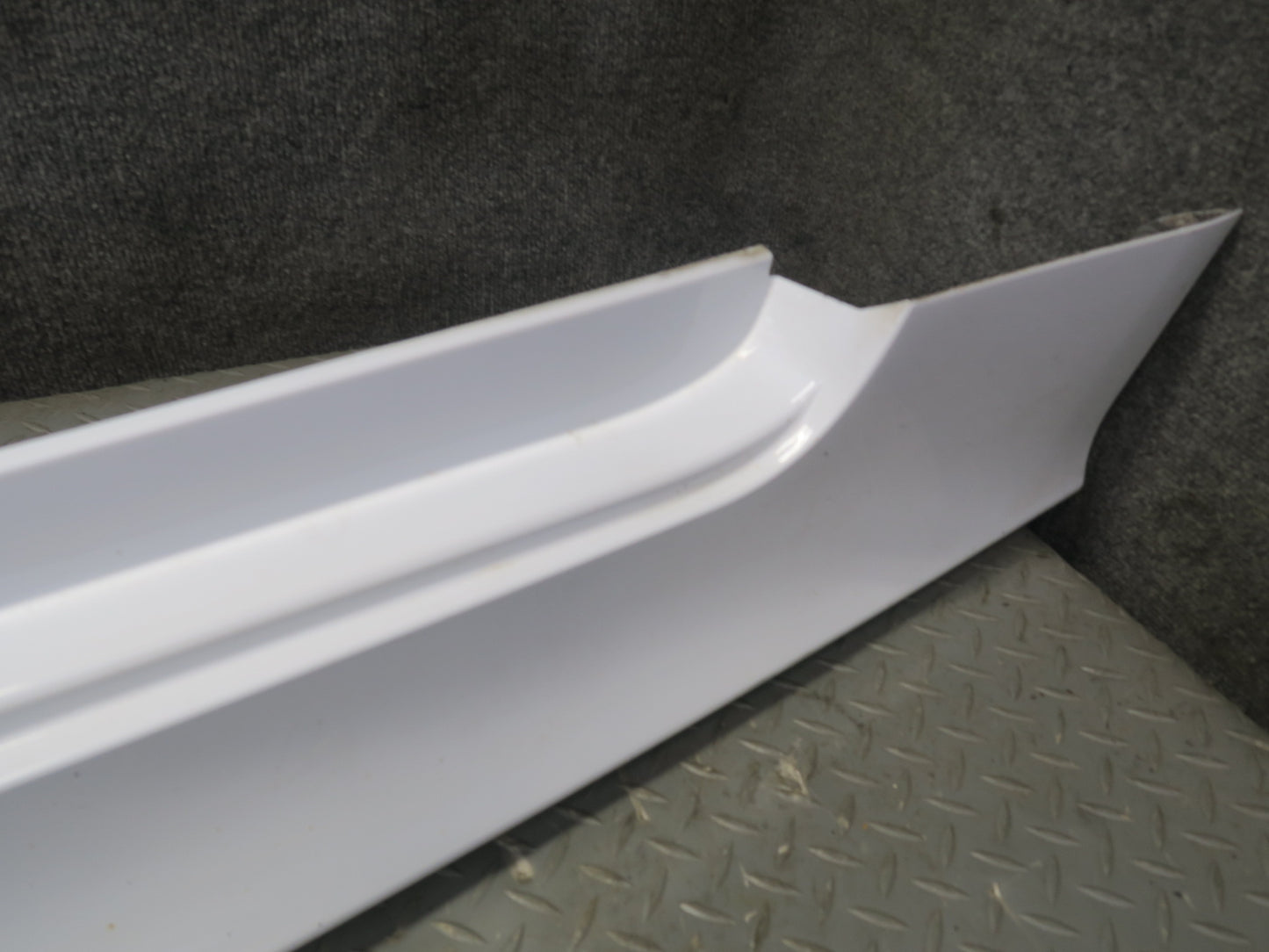 16-25 Lexus GSC16L RC350 RC300 F Sport Right Rocker Panel Side Skirt White OEM
