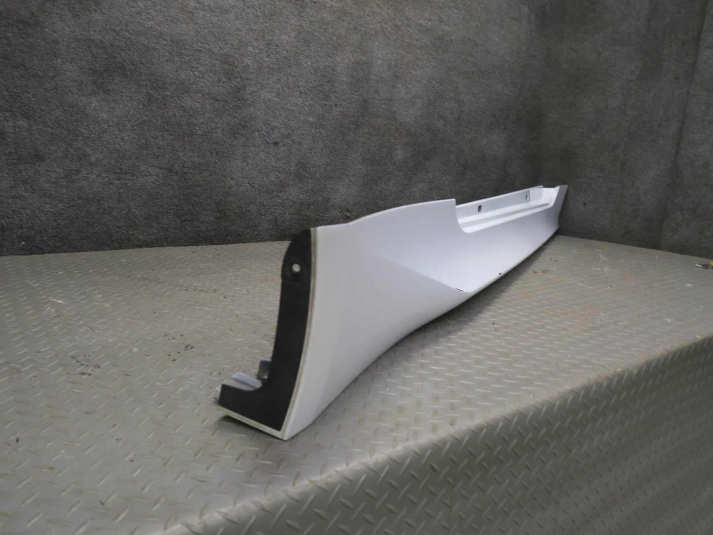 16-25 Lexus GSC16L RC350 RC300 F Sport Right Rocker Panel Side Skirt White OEM