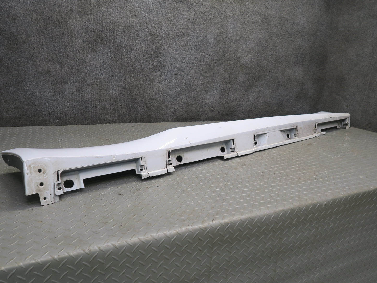 16-25 Lexus GSC16L RC350 RC300 F Sport Right Rocker Panel Side Skirt White OEM