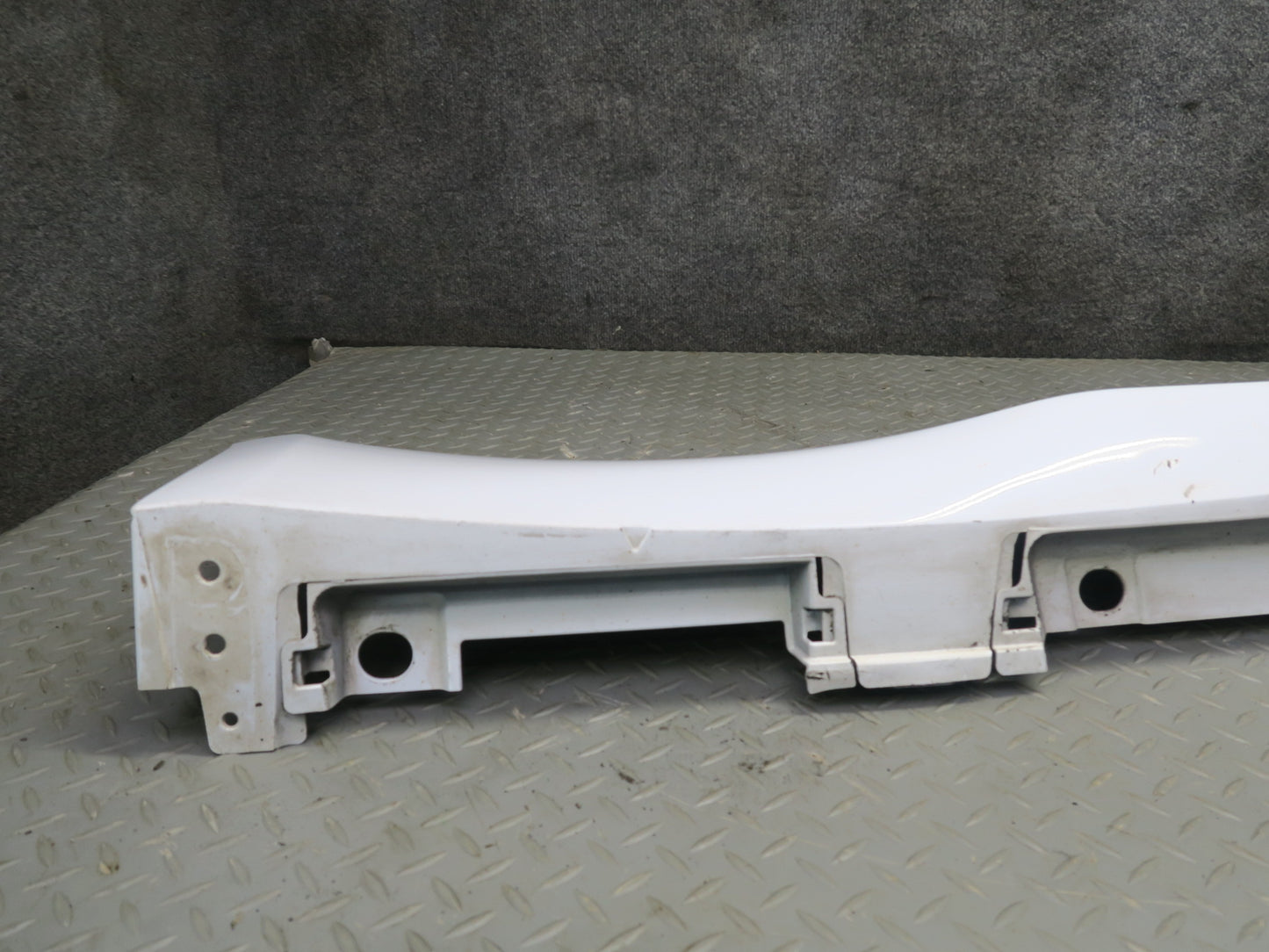 16-25 Lexus GSC16L RC350 RC300 F Sport Right Rocker Panel Side Skirt White OEM