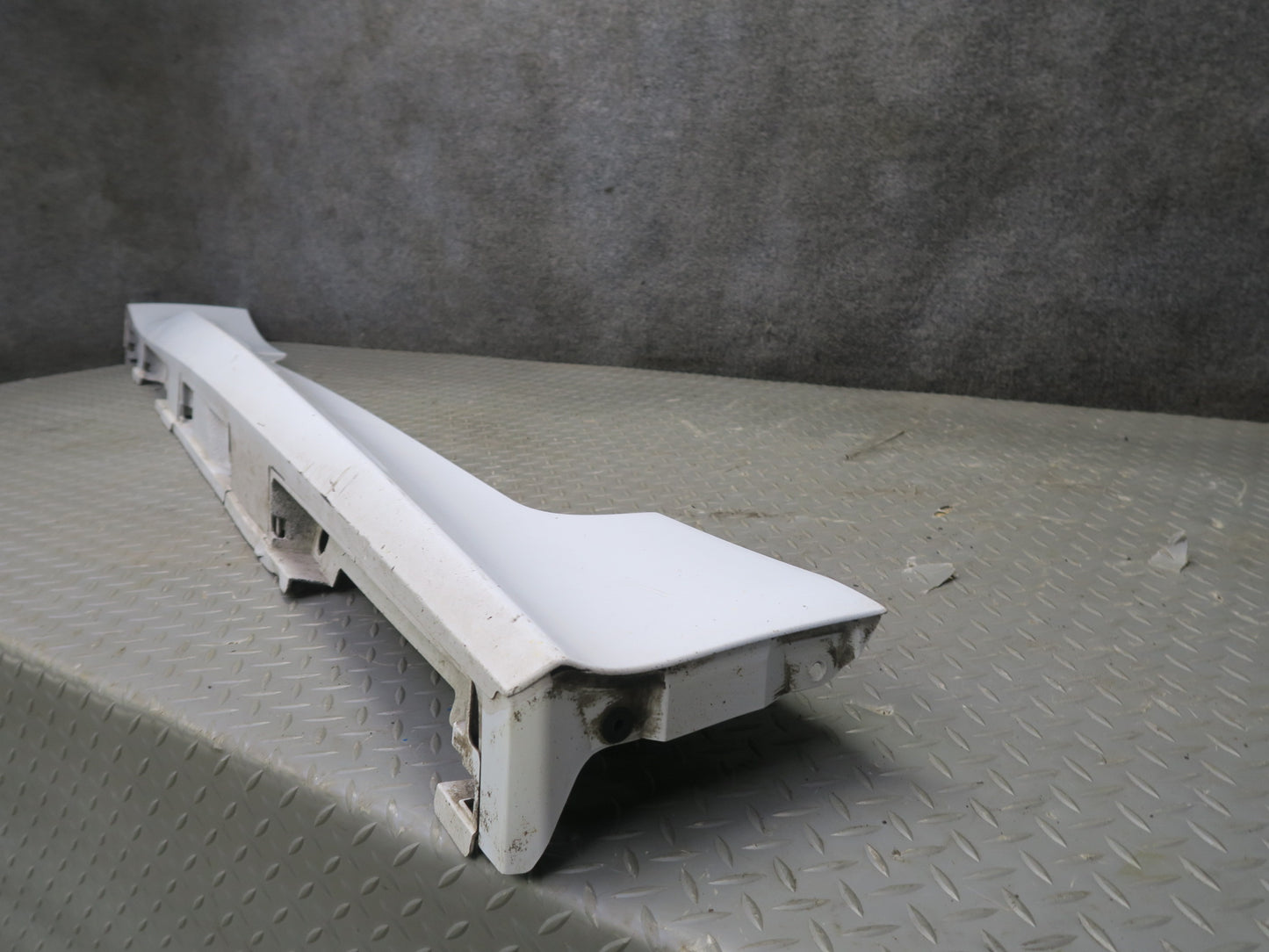 16-25 Lexus GSC16L RC350 RC300 F Sport Right Rocker Panel Side Skirt White OEM