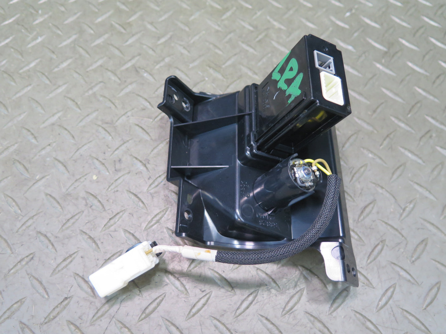 15-17 Lexus GSC16L RC300 Center Console USB Port AUX Jack Media Hub w Trim OEM