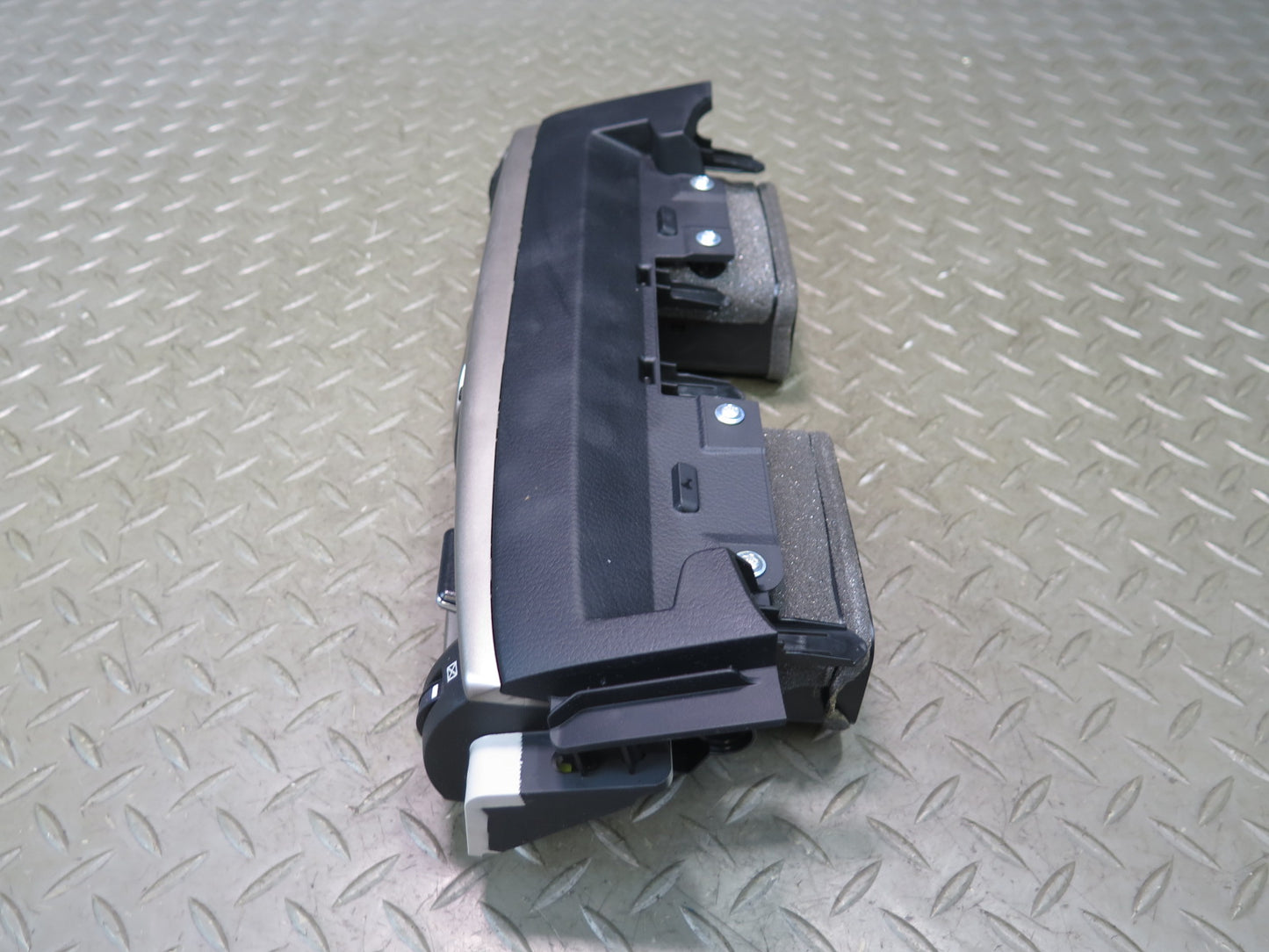 16-17  Lexus GSC16L RC300 RC350 F-sport Front Center Dashboard Air Vent OEM