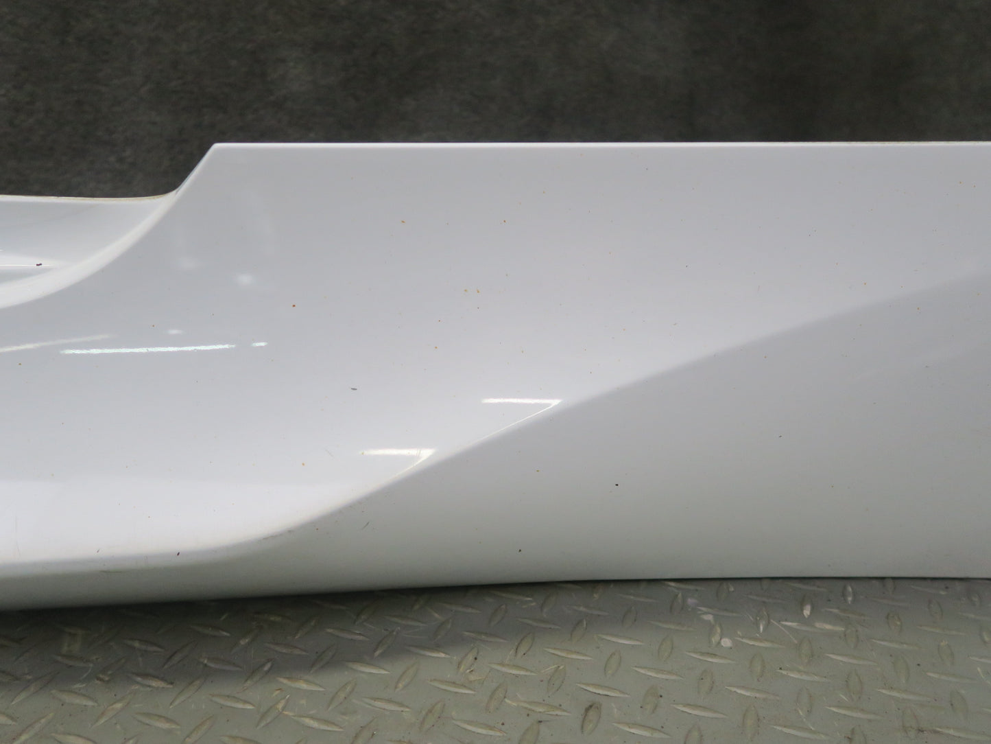 16-25 Lexus GSC16L RC350 RC300 F-sport Left Rocker Panel Side Skirt White OEM