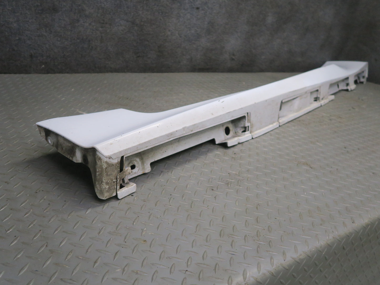 16-25 Lexus GSC16L RC350 RC300 F-sport Left Rocker Panel Side Skirt White OEM