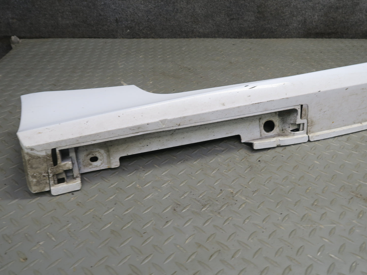 16-25 Lexus GSC16L RC350 RC300 F-sport Left Rocker Panel Side Skirt White OEM