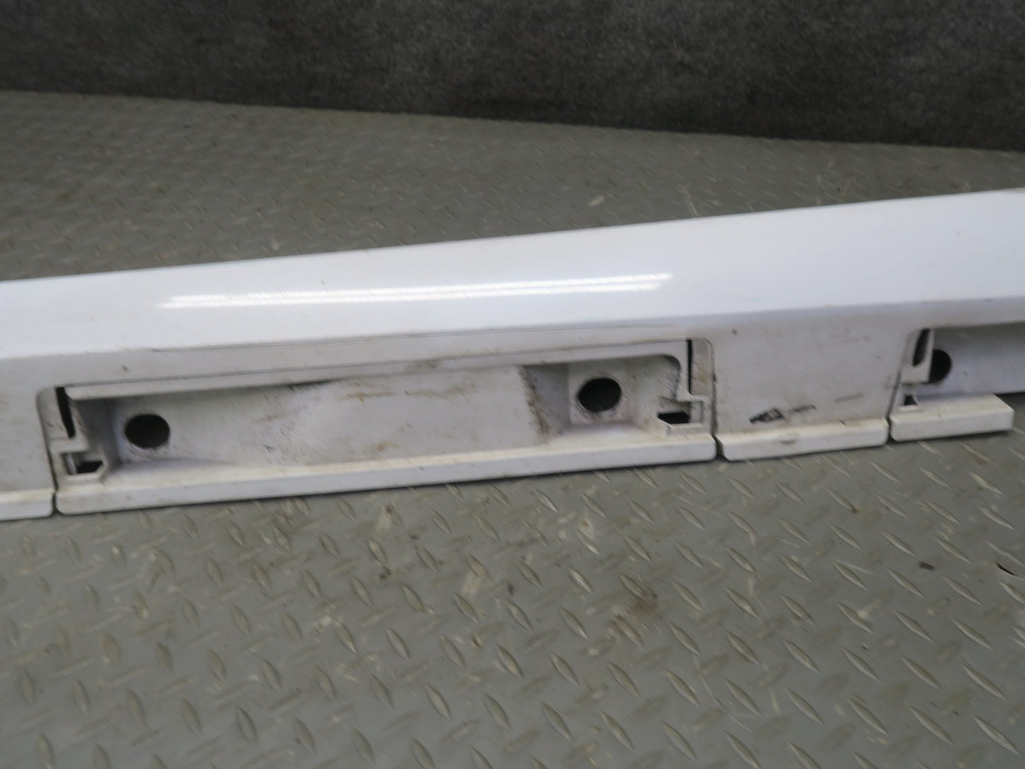16-25 Lexus GSC16L RC350 RC300 F-sport Left Rocker Panel Side Skirt White OEM