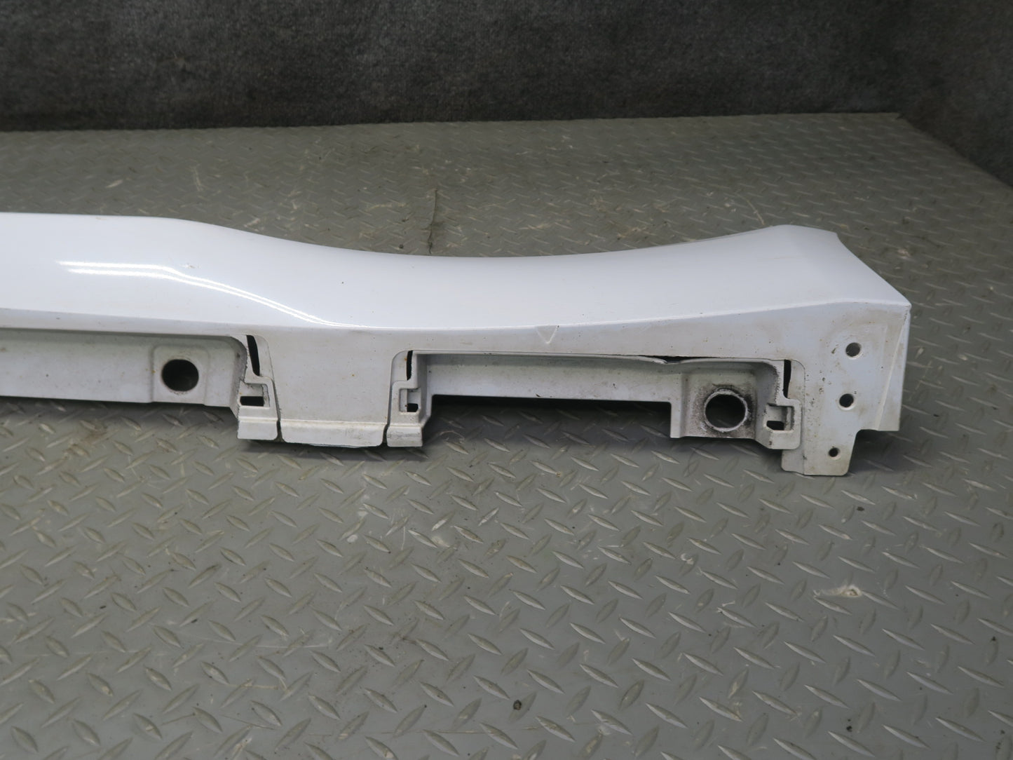 16-25 Lexus GSC16L RC350 RC300 F-sport Left Rocker Panel Side Skirt White OEM