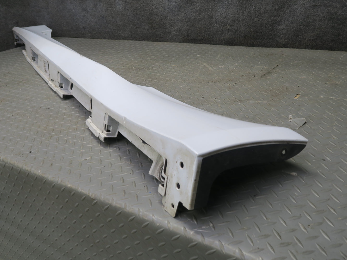 16-25 Lexus GSC16L RC350 RC300 F-sport Left Rocker Panel Side Skirt White OEM