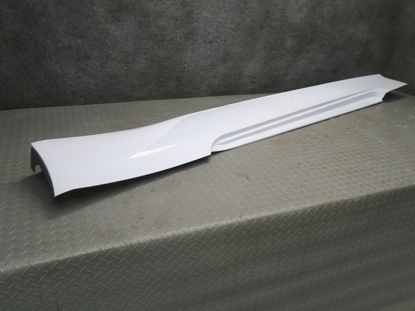 16-25 Lexus GSC16L RC350 RC300 F-sport Left Rocker Panel Side Skirt White OEM