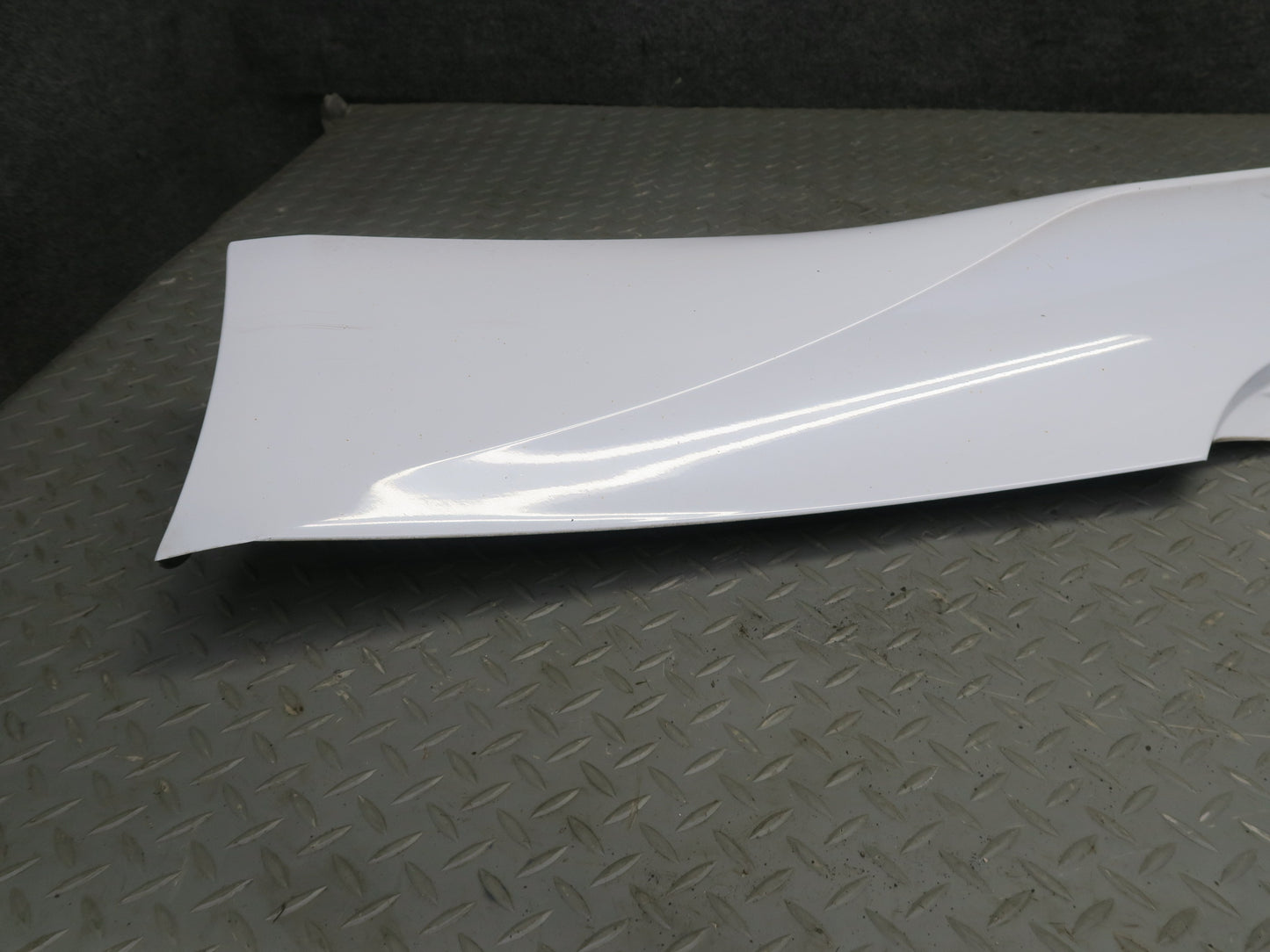 16-25 Lexus GSC16L RC350 RC300 F-sport Left Rocker Panel Side Skirt White OEM