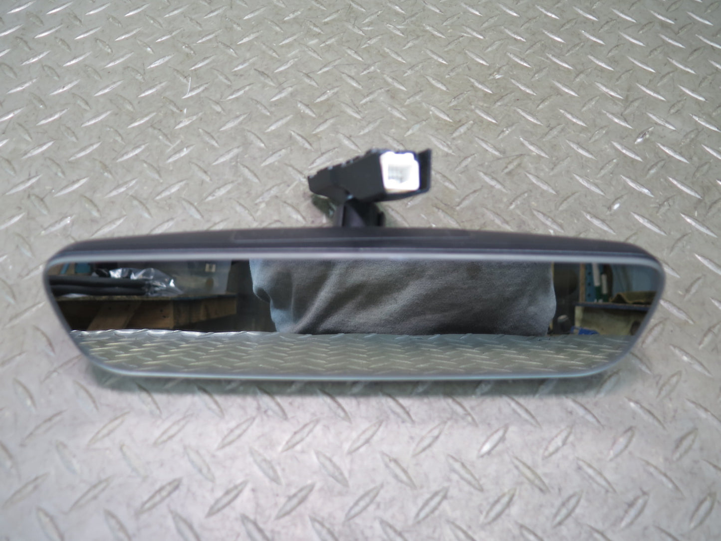15-17 Lexus GSC16L RC350 RC300 Auto Dimming Interior Rear View Mirror Black OEM