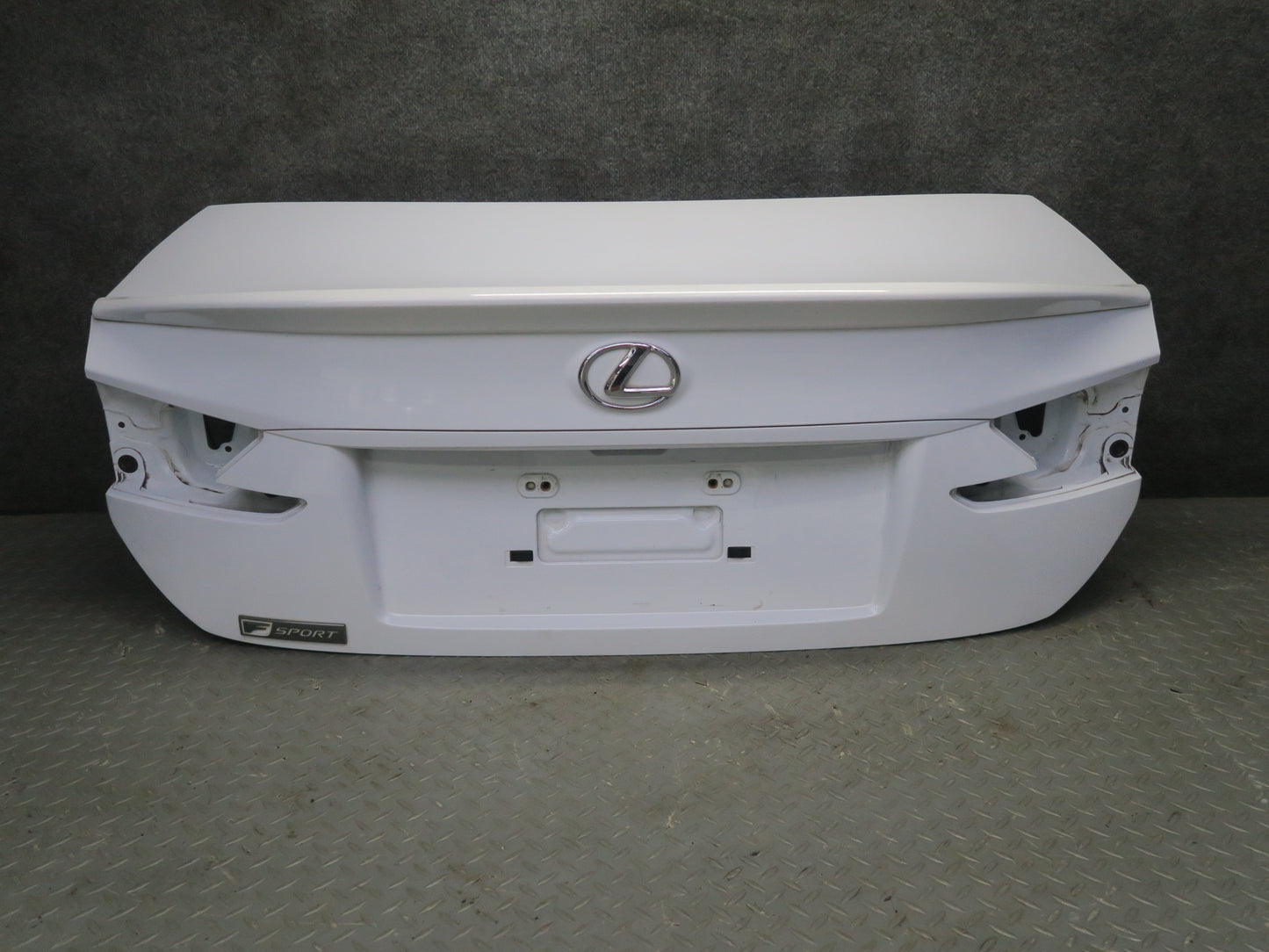 15-19 Lexus GSC16L RC350 RC300 F-sport Rear Trunk Deck Lid Shell Cover Panel OEM