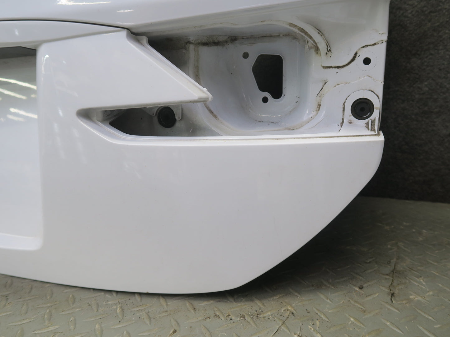 15-19 Lexus GSC16L RC350 RC300 F-sport Rear Trunk Deck Lid Shell Cover Panel OEM