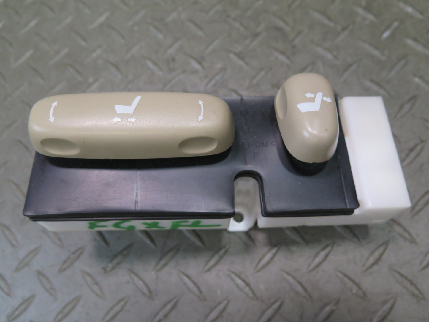 2005-2007 Lexus UZJ120L GX470 Front Left Seat Adjustment Switch