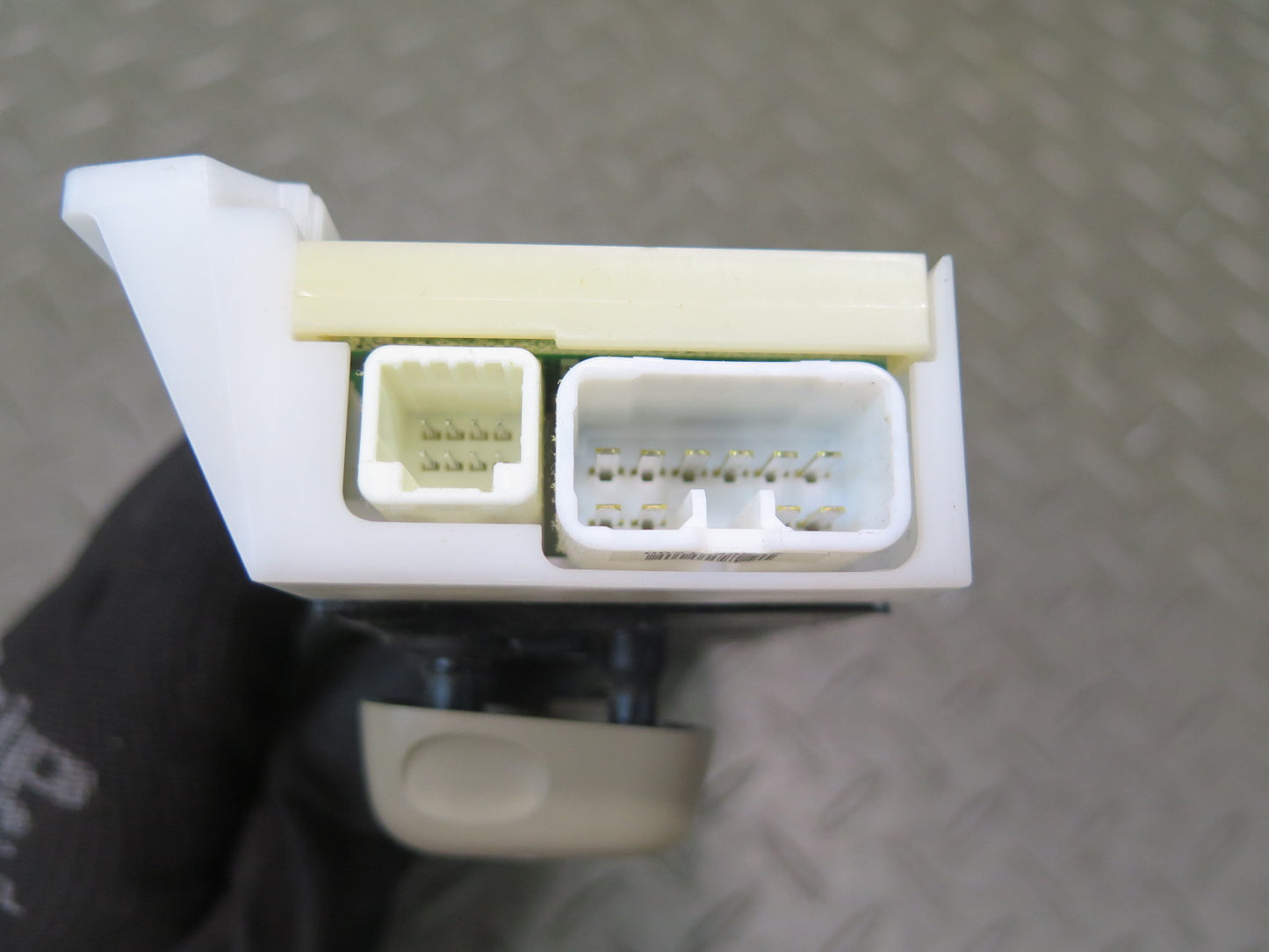 2005-2007 Lexus UZJ120L GX470 Front Left Seat Adjustment Switch