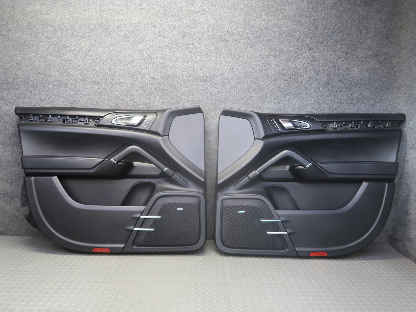 2011-2018 Porsche Cayenne 958 Front Left & Right Door Interior Trim Panel Set