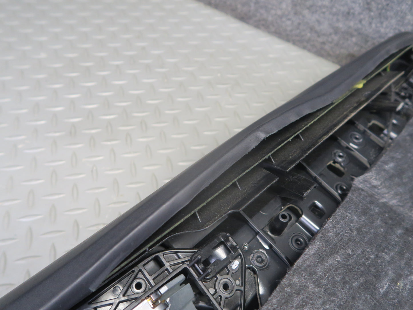 2011-2018 Porsche Cayenne 958 Front Left & Right Door Interior Trim Panel Set