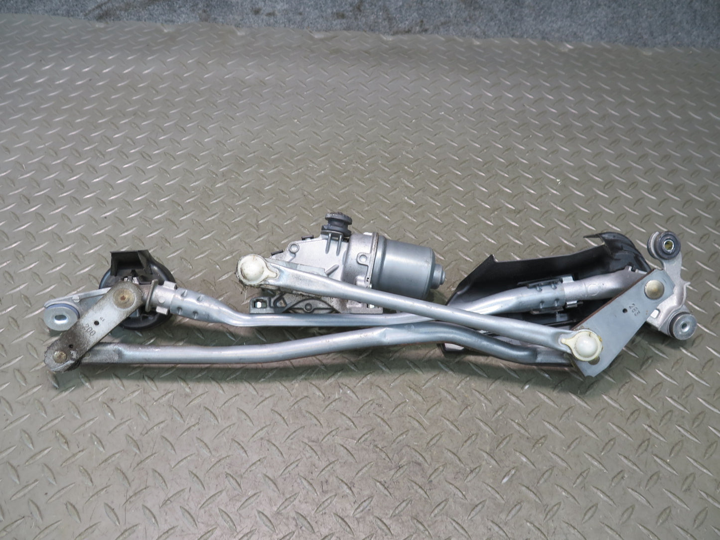 15-25 Lexus GSC16L RC350 RC300 Windshield Wiper Transmission Linkage w Motor OEM