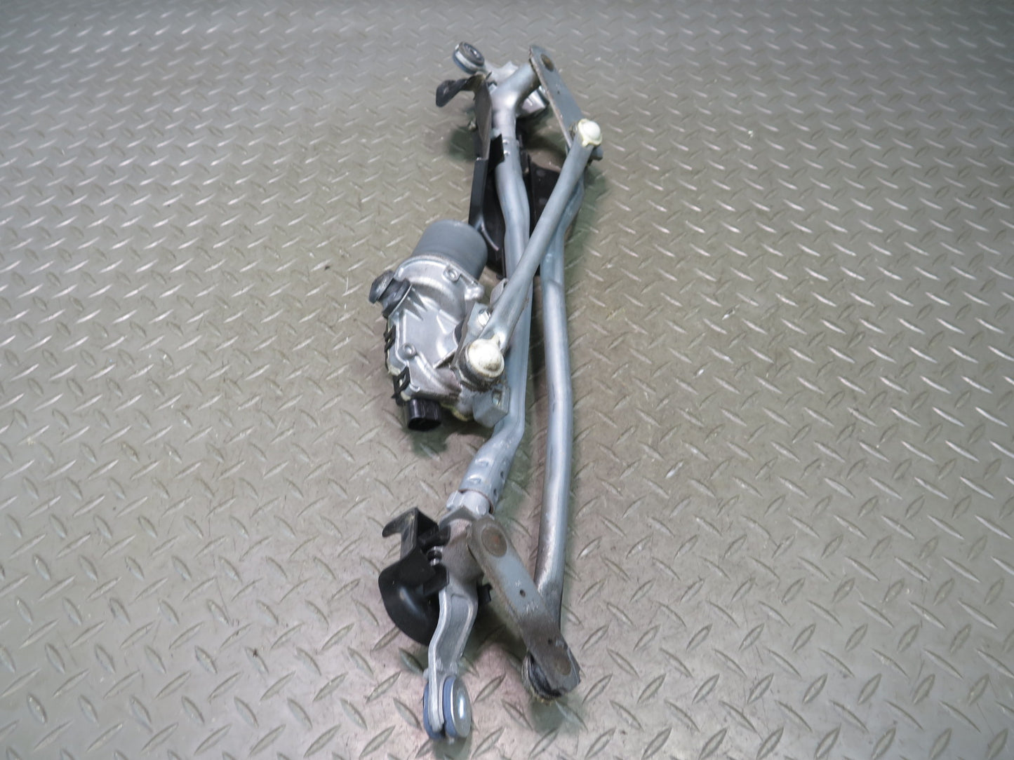 15-25 Lexus GSC16L RC350 RC300 Windshield Wiper Transmission Linkage w Motor OEM
