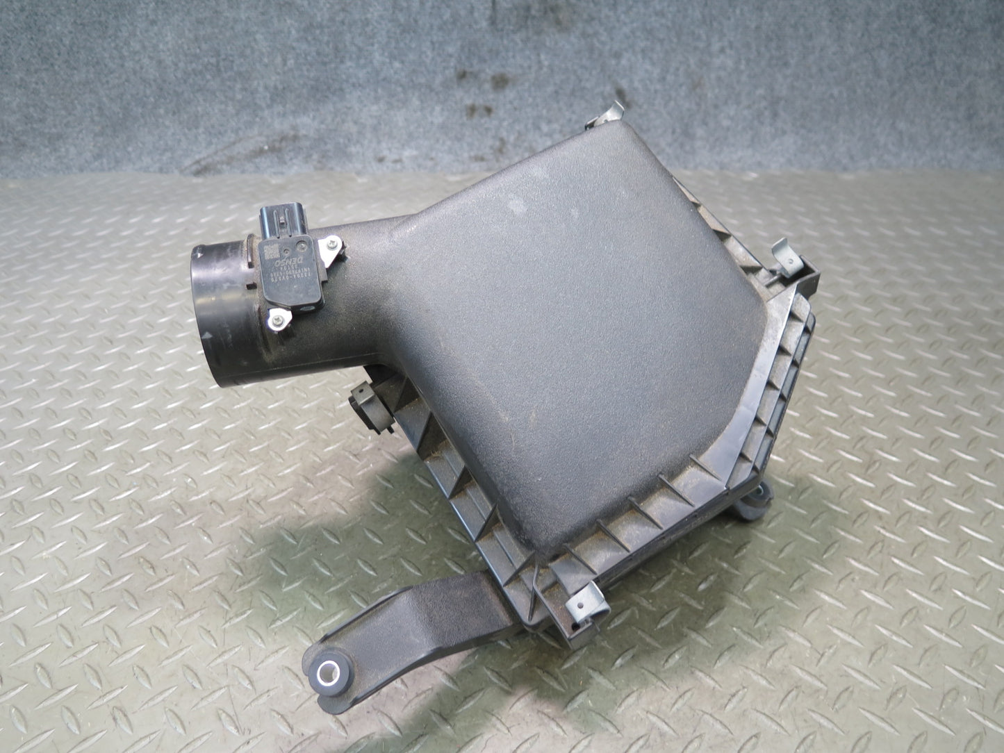 15-25 Lexus RC350 RC300 3.5L Air Intake Cleaner Filter Box w MAF Sensor OEM