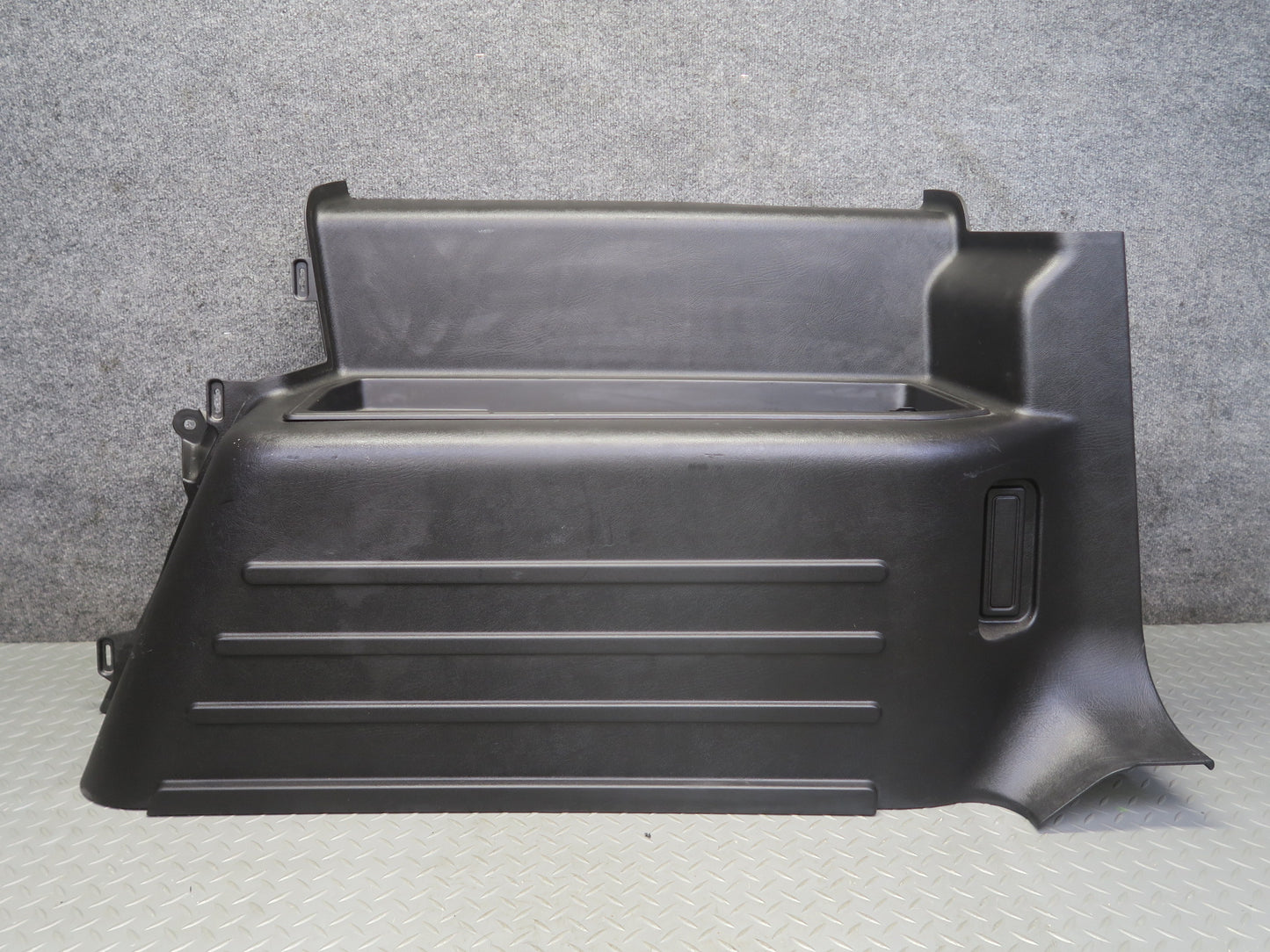 2005-2007 Hummer H2 Rear Right Pass Side Trunk Quarter Panel Trim Cover