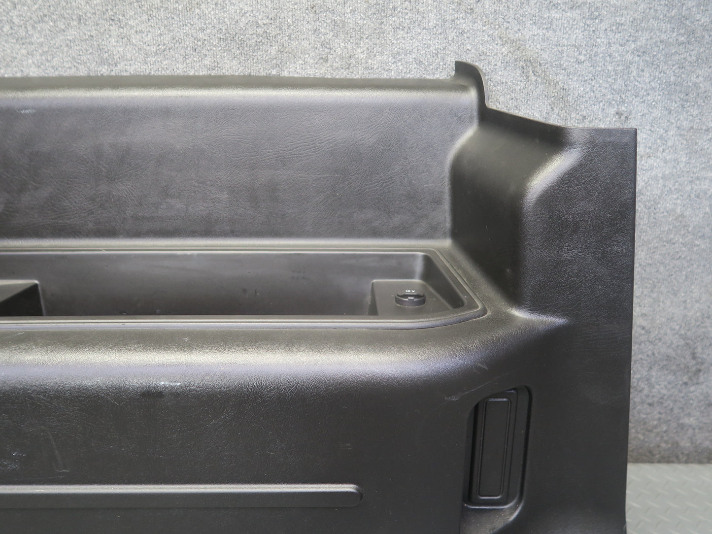 2005-2007 Hummer H2 Rear Right Pass Side Trunk Quarter Panel Trim Cover