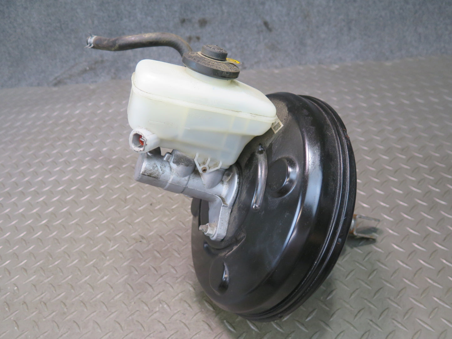 15-17 Lexus GSC16L RC300 AWD F-sport Brake Master Cylinder Booster Reservoir OEM