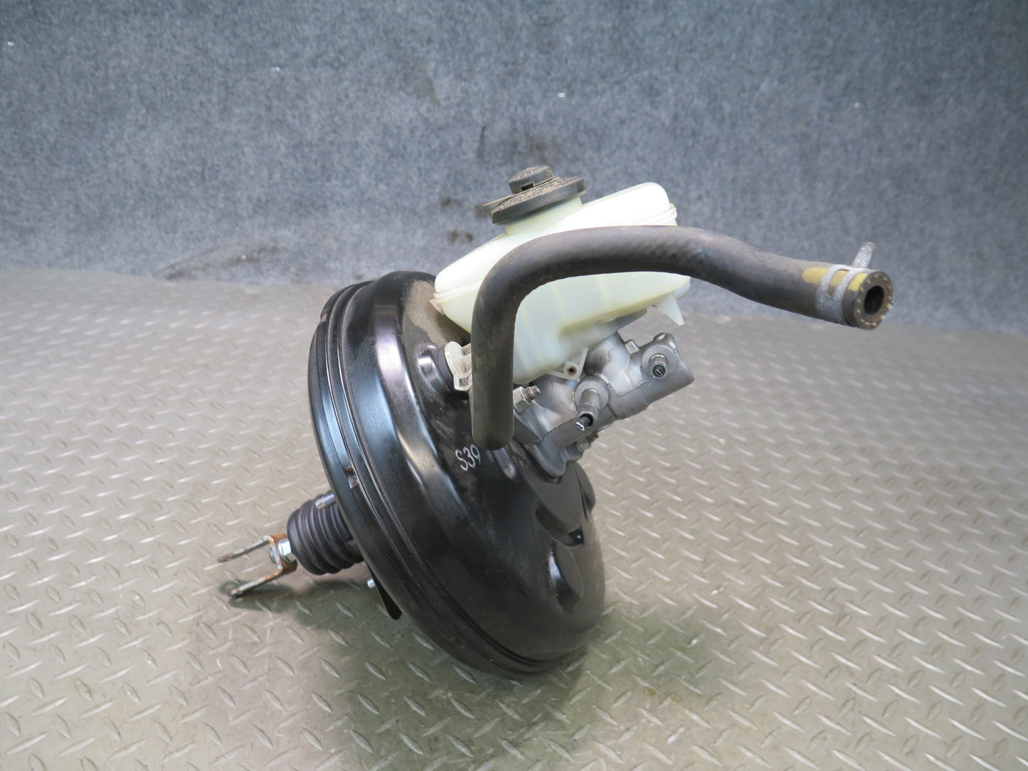 15-17 Lexus GSC16L RC300 AWD F-sport Brake Master Cylinder Booster Reservoir OEM
