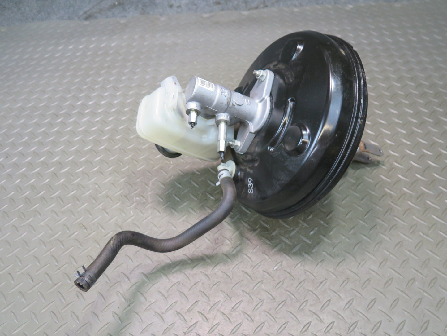15-17 Lexus GSC16L RC300 AWD F-sport Brake Master Cylinder Booster Reservoir OEM