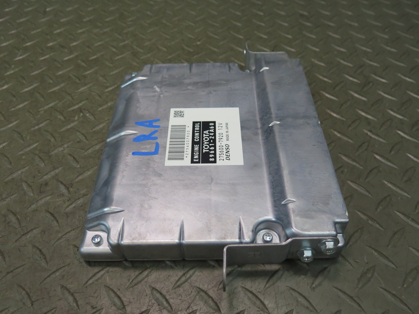 16-18 Lexus GSC16L RC300 3.5L 2GRFSE AWD ECM ECU Engine Control Module OEM