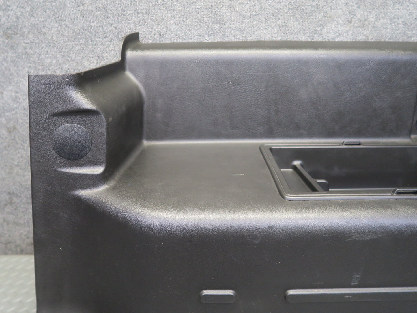 2005-2007 Hummer H2 Rear Left Driver Side Trunk Quarter Panel Trim Cover