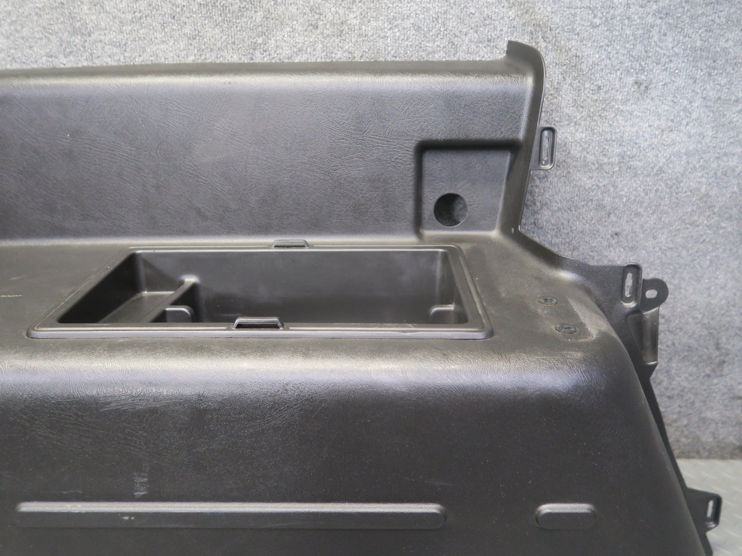 2005-2007 Hummer H2 Rear Left Driver Side Trunk Quarter Panel Trim Cover
