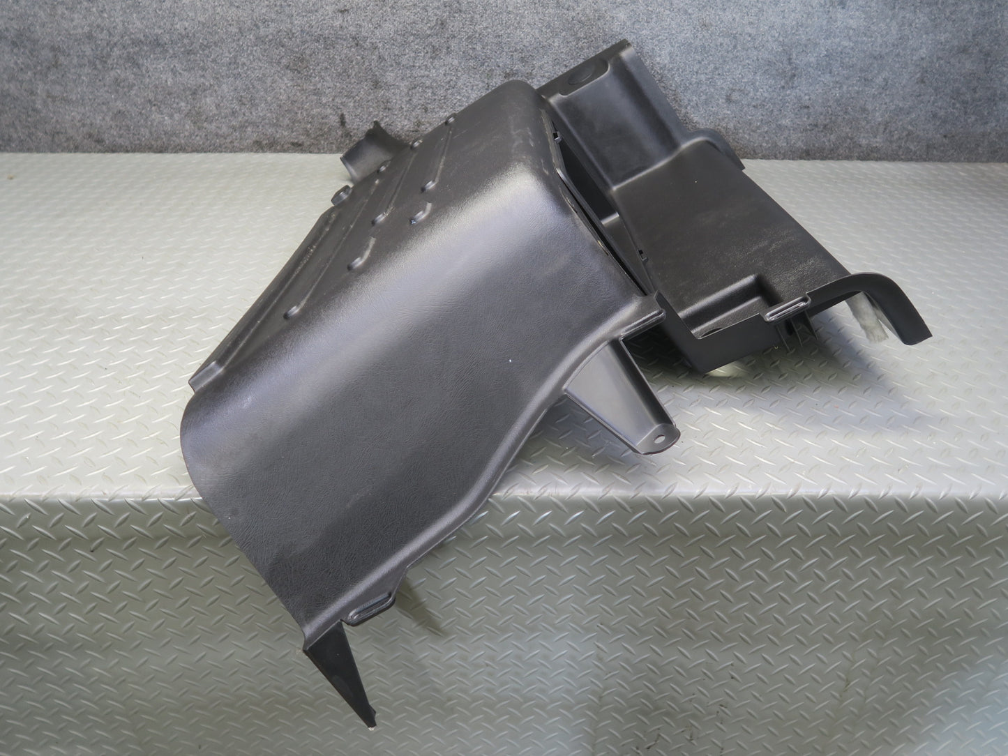 2005-2007 Hummer H2 Rear Left Driver Side Trunk Quarter Panel Trim Cover