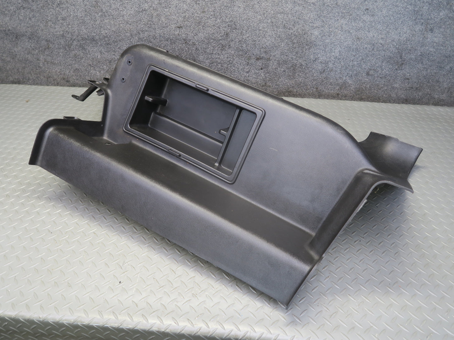 2005-2007 Hummer H2 Rear Left Driver Side Trunk Quarter Panel Trim Cover