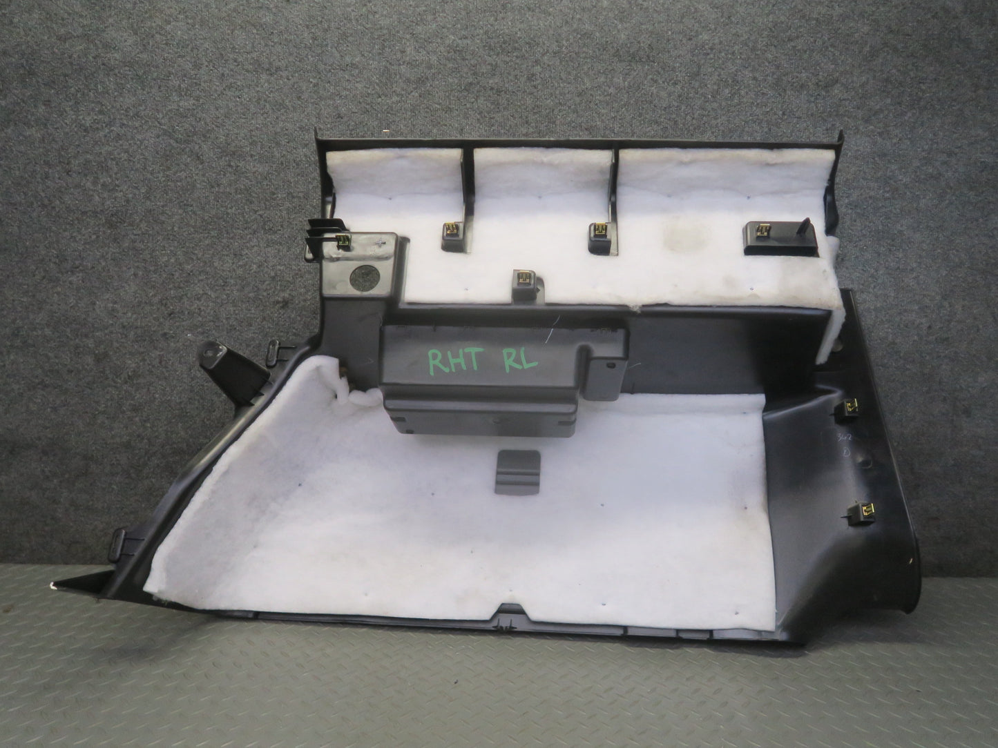 2005-2007 Hummer H2 Rear Left Driver Side Trunk Quarter Panel Trim Cover